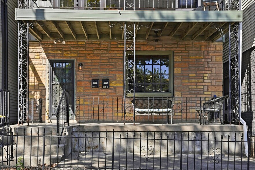 Building Photo - 556 Harrison St