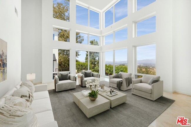 Building Photo - 14435 Mulholland Dr