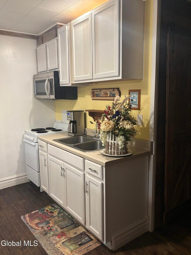 Building Photo - 260 Clark Rd