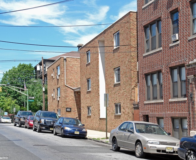 Building Photo - 3326-3332 Palisade Ave