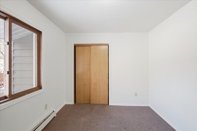 Building Photo - 900 N Wesglenn Cir