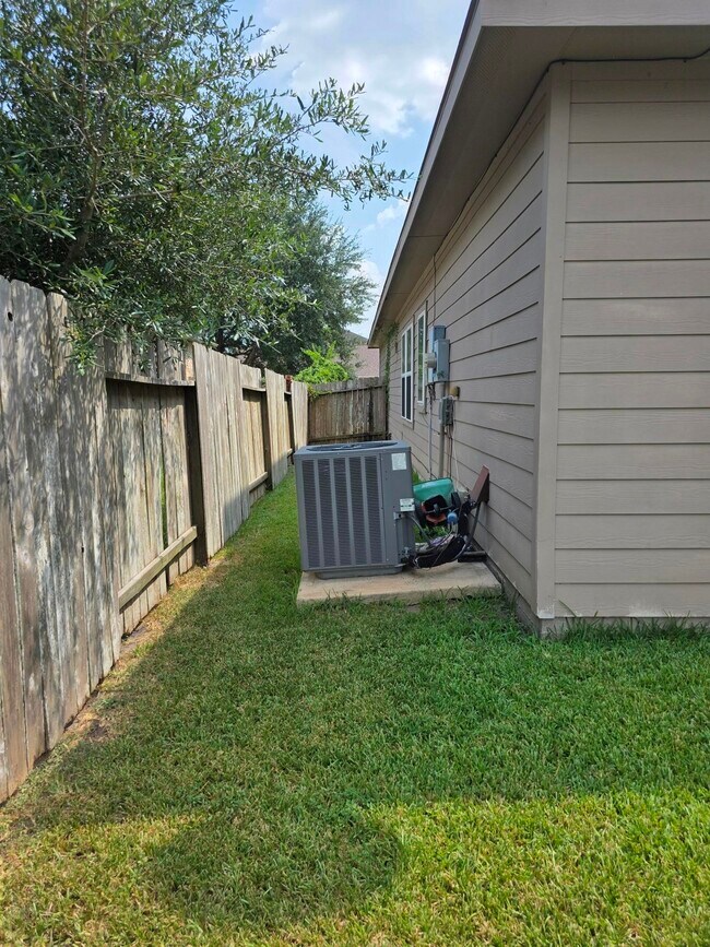 Building Photo - 3219 Creole Bay Ln