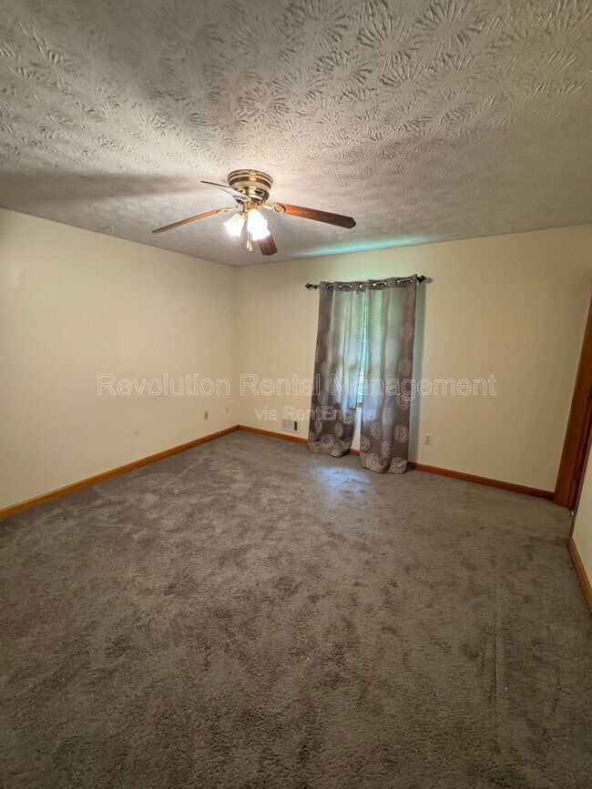 Building Photo - 175 Highland Cir