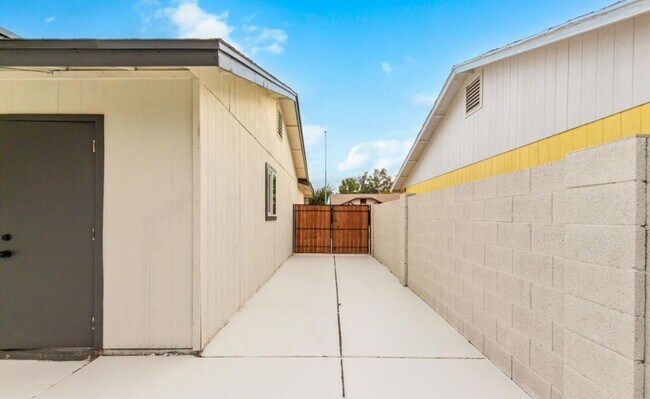 Building Photo - 3740 E Harmony Ave