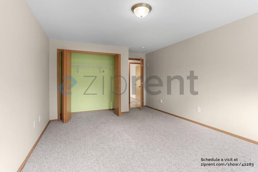 Building Photo - 35852 13th Ave SW
