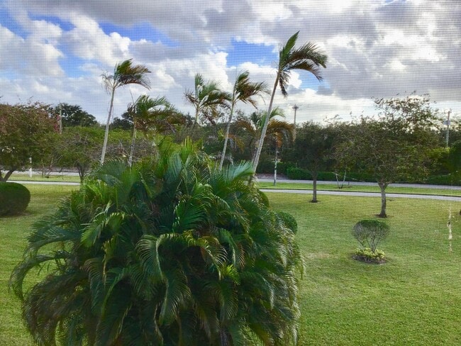 Building Photo - 84 Brighton B