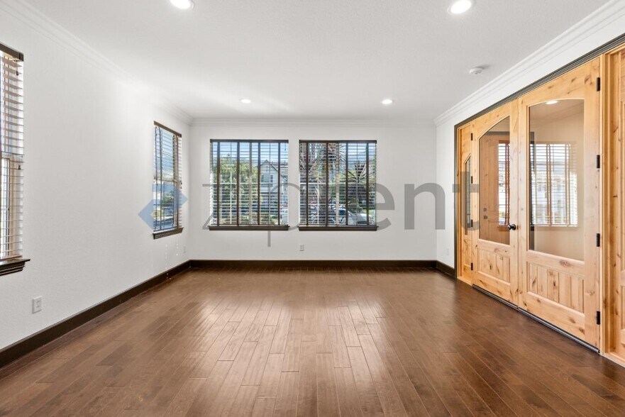 Building Photo - 1485 Clearview Cir