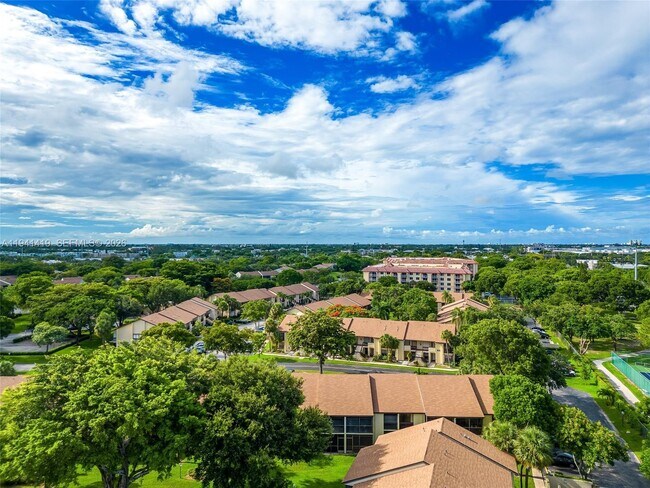 Building Photo - 1977 SW 15th St