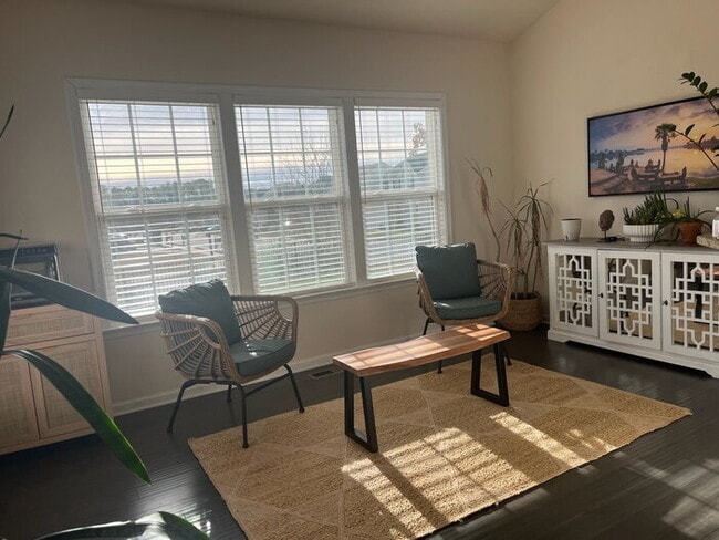 Building Photo - Beautiful 4 Bedroom Home in Spring Creek – Available June 1 – $3,200/mo