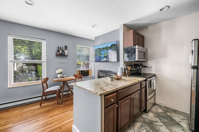 Primary Photo - 227 W 3rd St