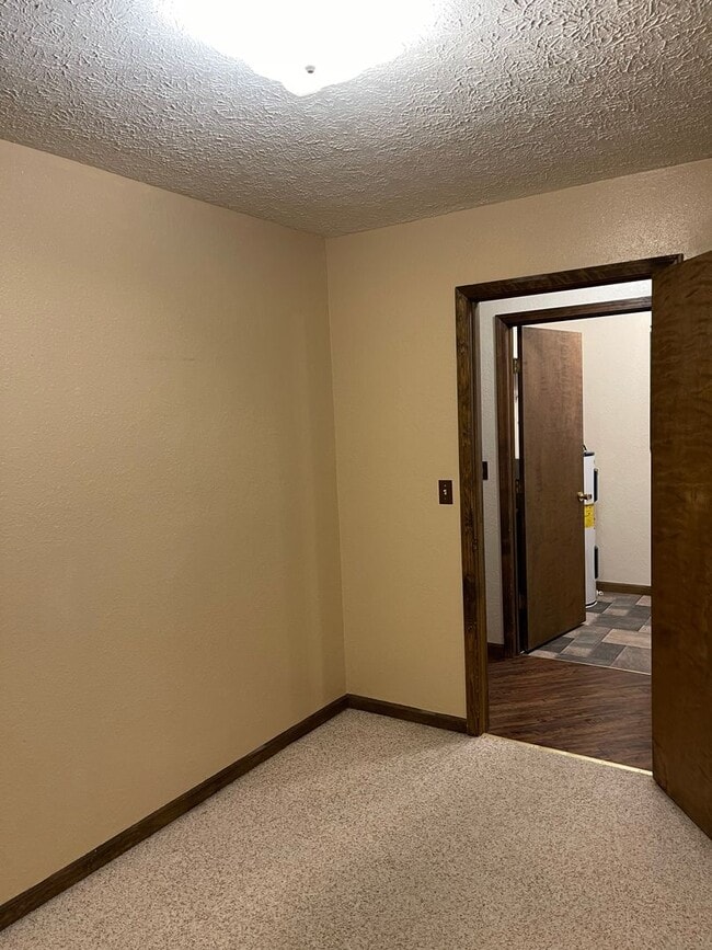 Building Photo - Available July 25th!!! No showings until June 1st