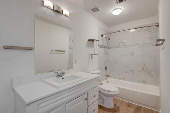 Building Photo - 4382 E Del Santos Dr