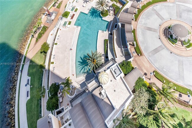 Building Photo - 848 Brickell Key Dr