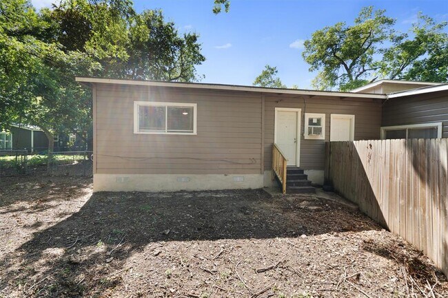Building Photo - 1012 Barbara Dr