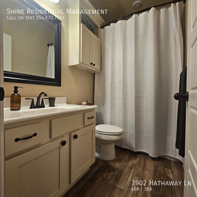 Building Photo - 7902 Hathaway Ln