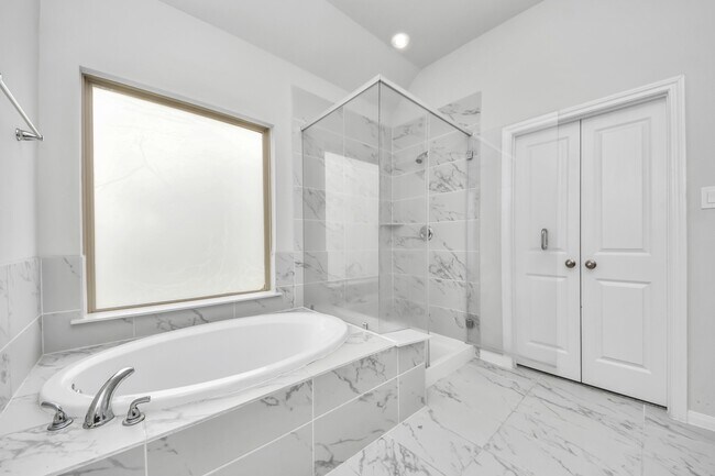 Building Photo - 804 Lake Lacosta Dr