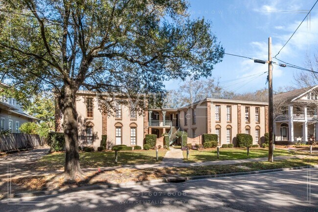 Building Photo - 1504 Dauphin St