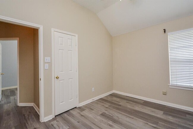 Building Photo - 24810 Sageford Ct