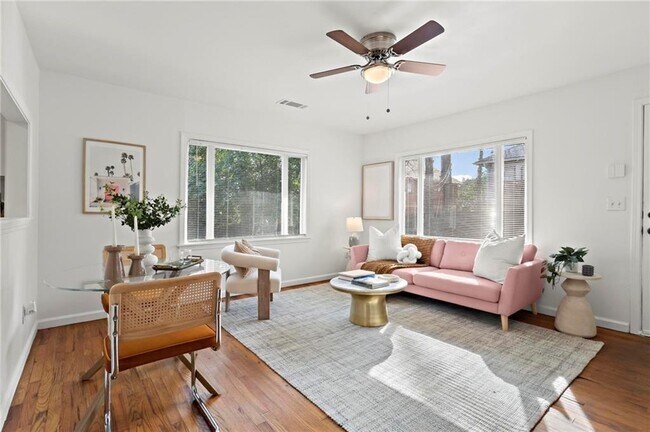 Building Photo - 2070 Ridgedale Rd NE