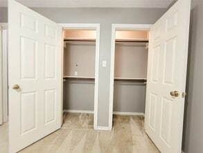 Building Photo - 309 Rolling Hills Dr W