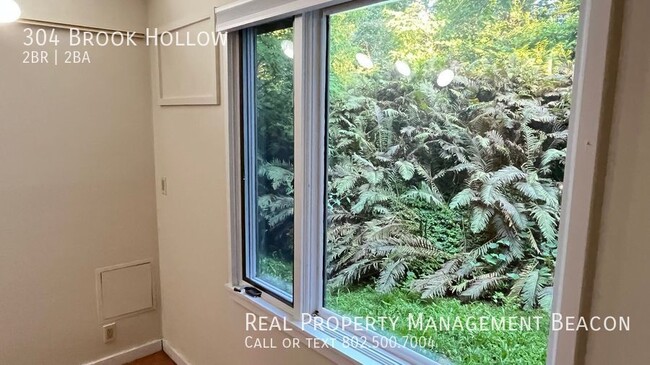 Building Photo - 304 Brook Hollow