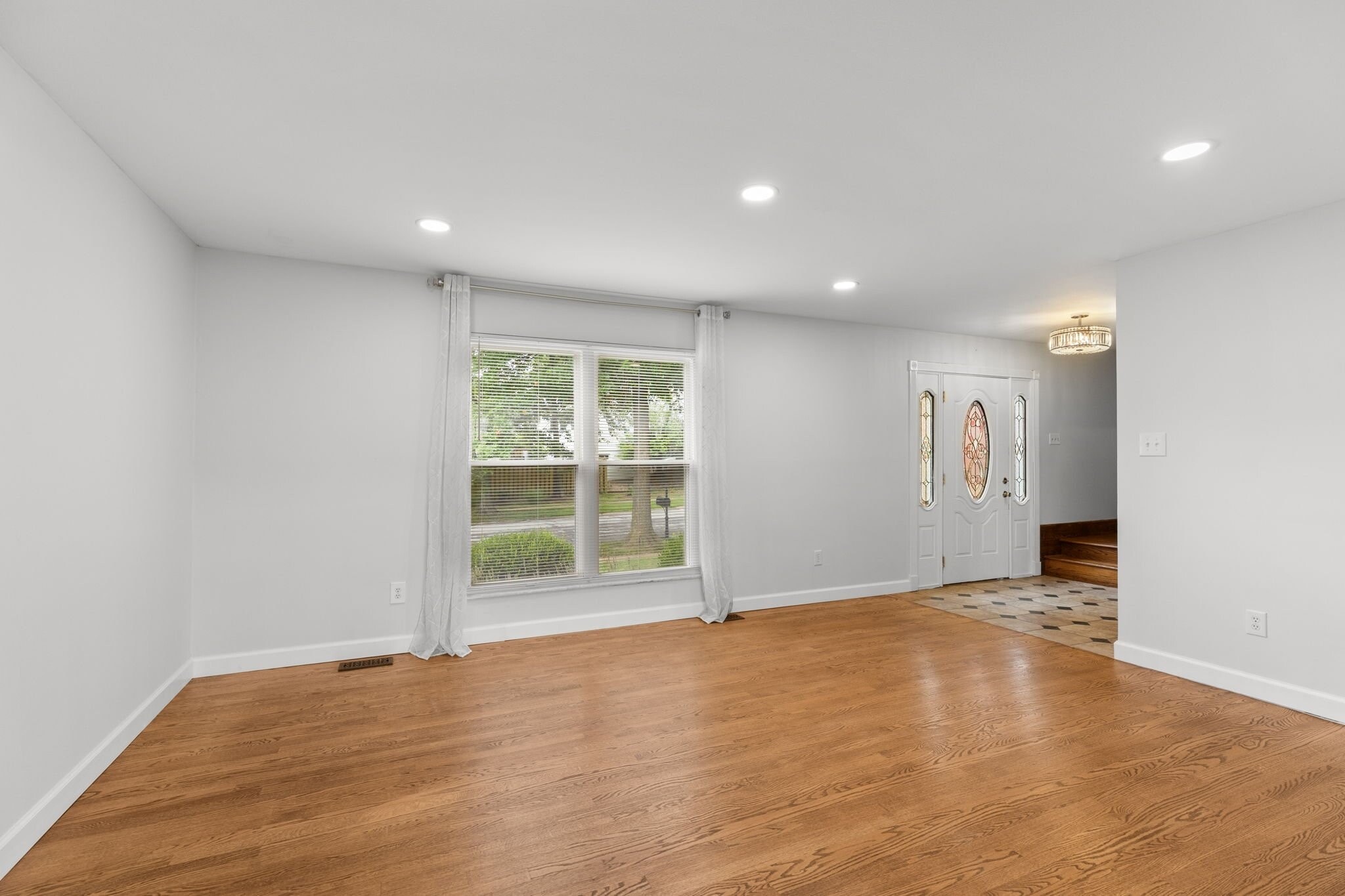 Building Photo - 701 Oak Run Ln