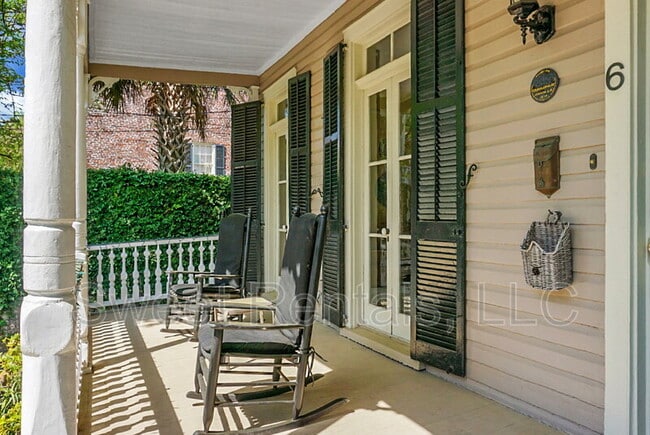 Building Photo - 6 Wentworth St