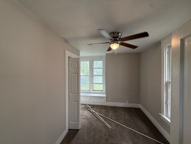 Building Photo - 938 W Edwards St
