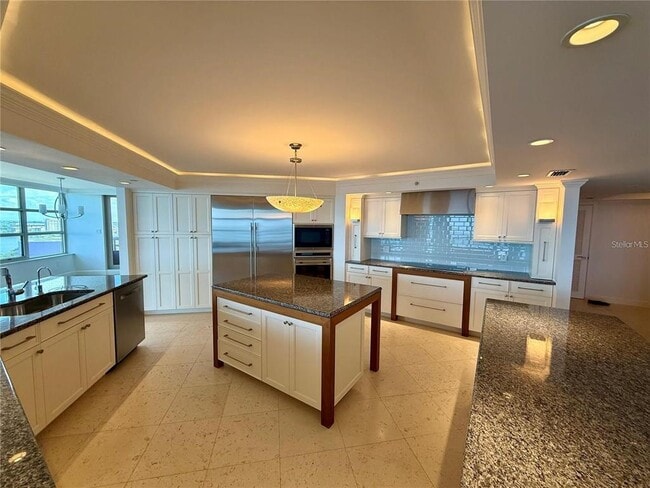 Building Photo - 988 Blvd of the Arts