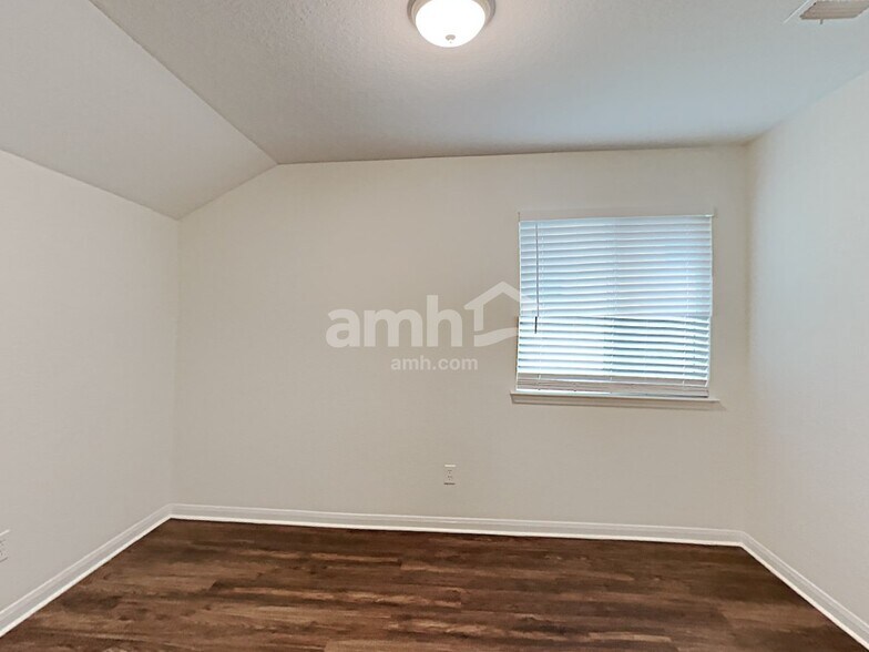 Building Photo - 1038 Lauren St