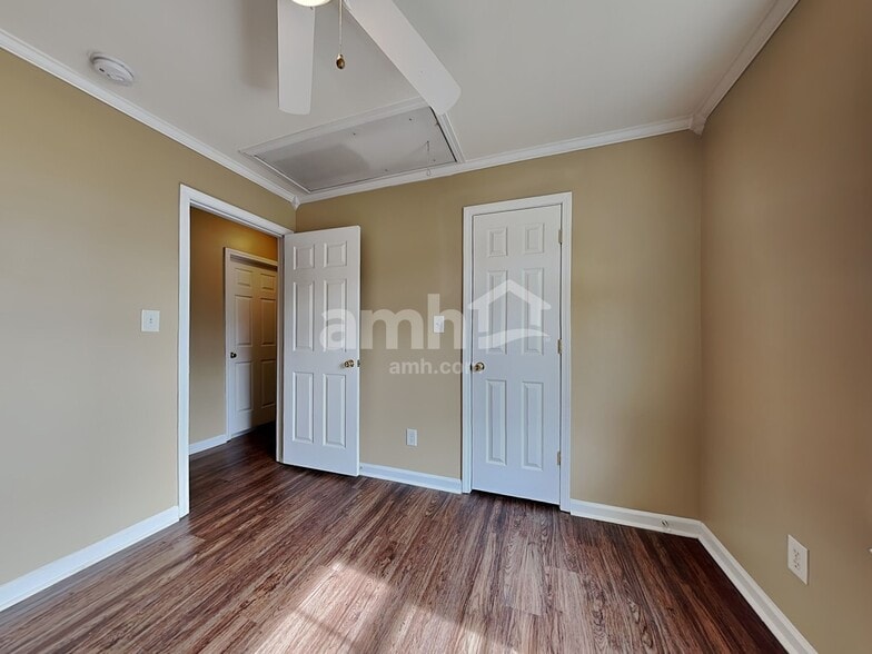 Building Photo - 205 N Fuquay Springs Ave