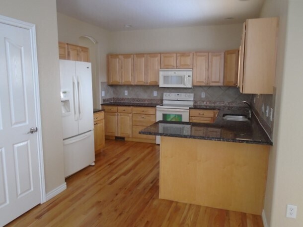 Building Photo - 3548 Maple Cir