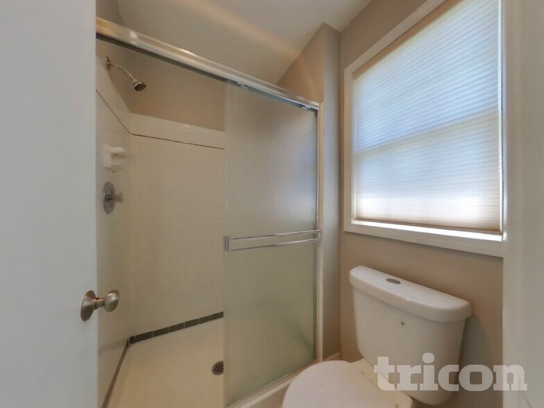 Building Photo - 1920 Fairground Dr