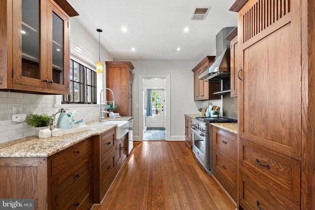 Building Photo - 200 Summers Dr