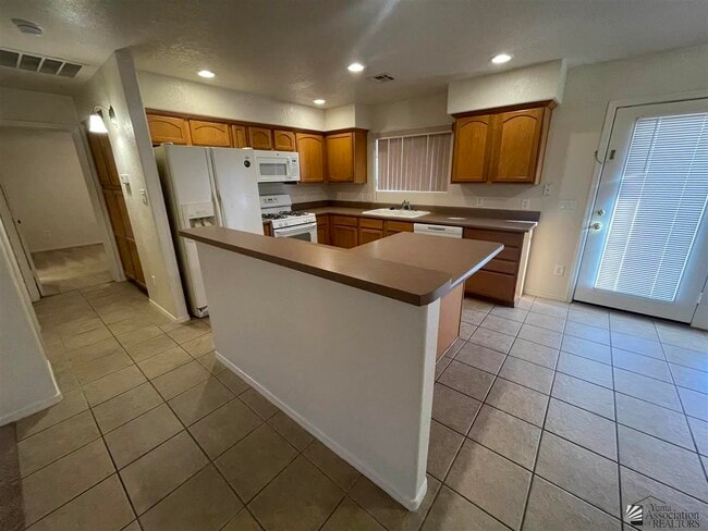 Building Photo - 10191 E 35th Pl