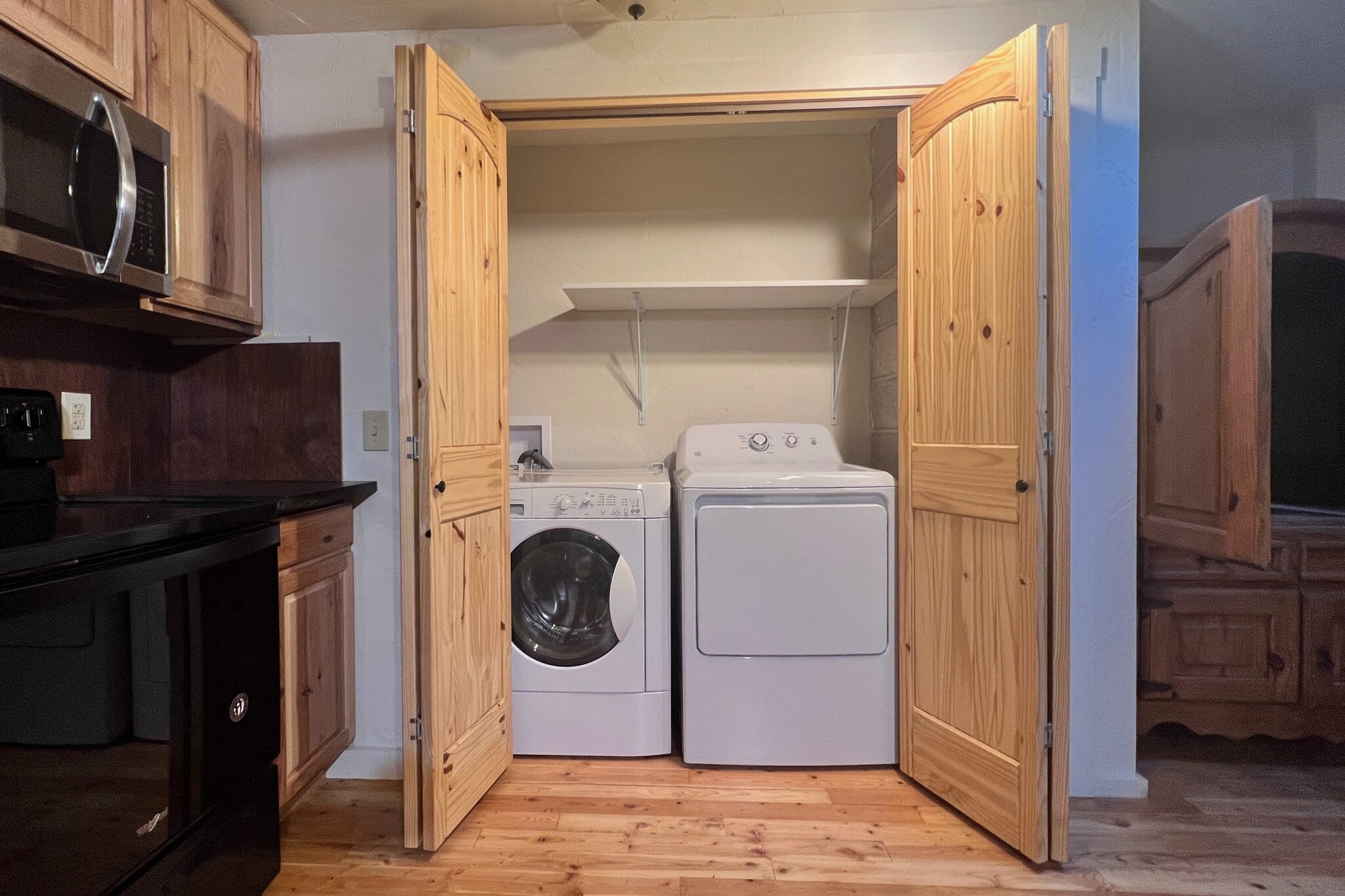 In unit washer and dryer - 3575 N Brookside Ln