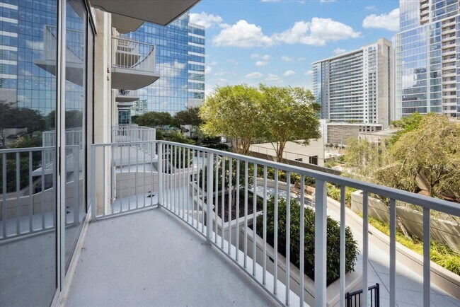 Building Photo - 360 Nueces St