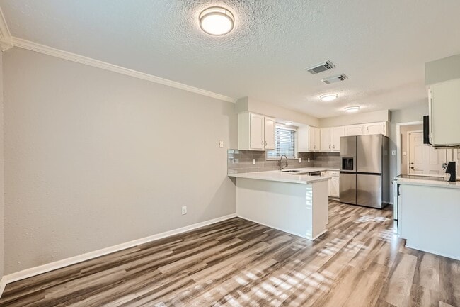 Building Photo - 401 Summer Pl Ct