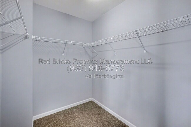 Building Photo - 15764 Castle Watch Ave