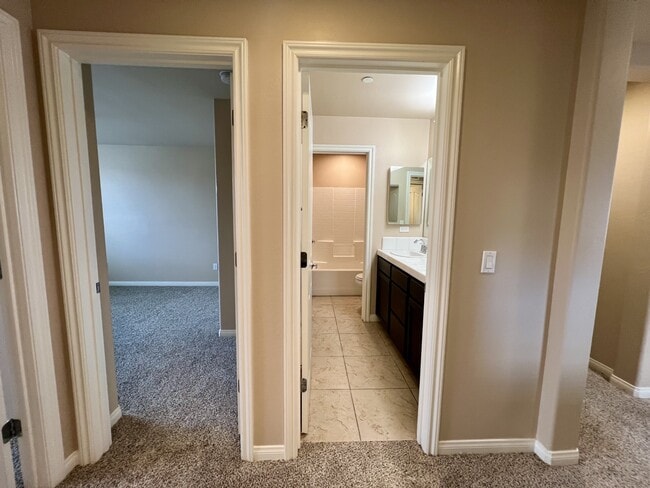 Building Photo - 1901 Delacorte Dr