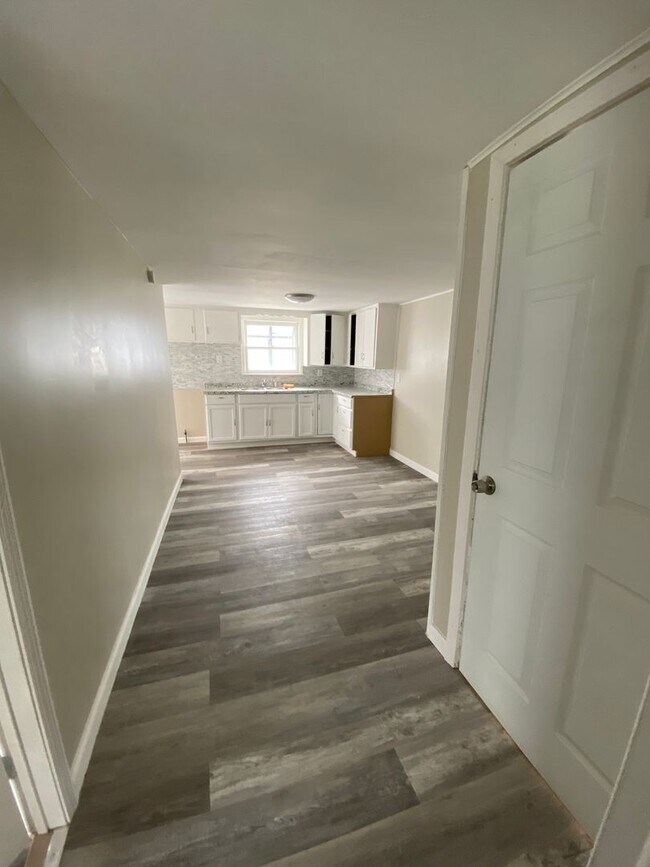 Building Photo - Fantastic Sand Springs Home