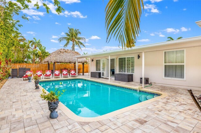 Building Photo - 1960 Coral Reef Dr