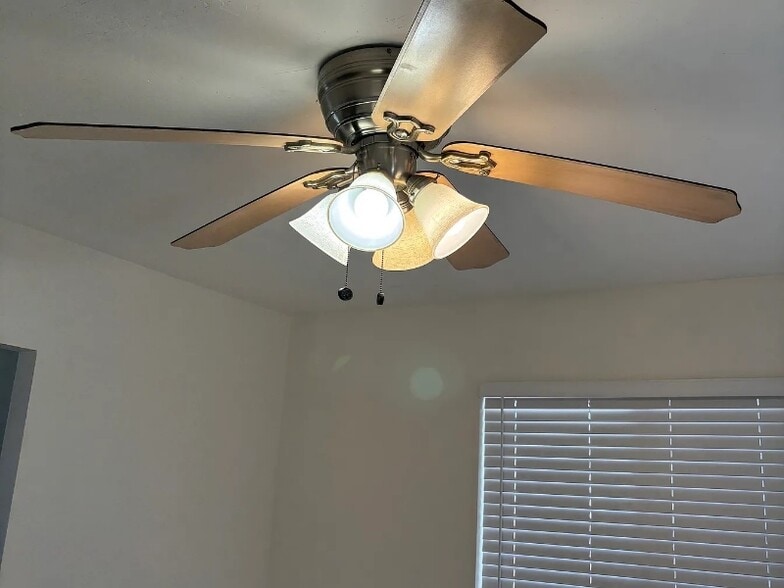 Building Photo - 3676 Euclid Ave