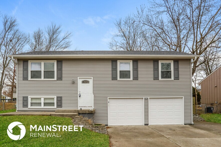 Primary Photo - 19300 E 5th Terrace Ct N