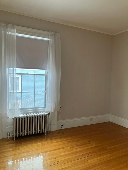 Building Photo - 31 Pleasant St