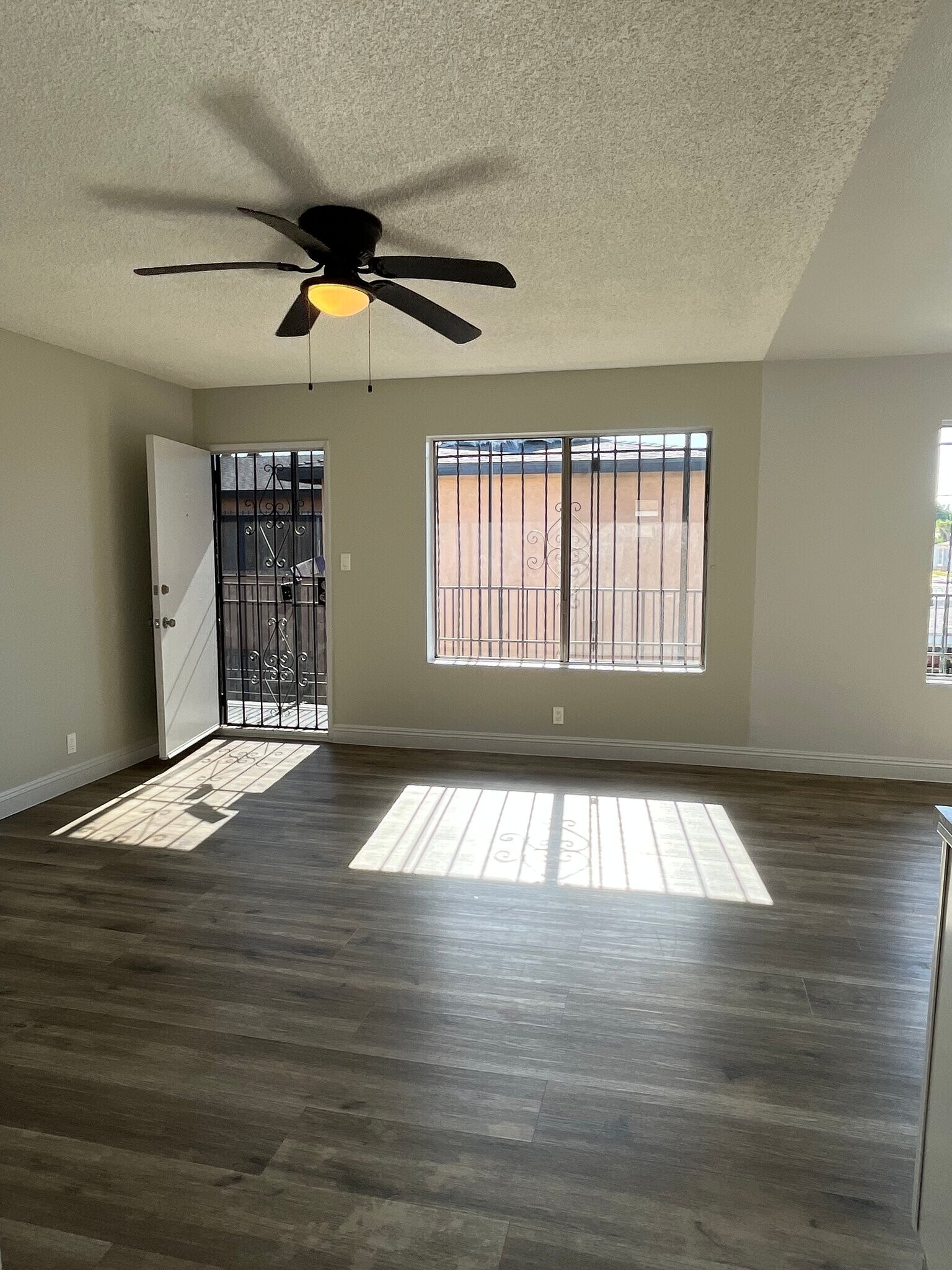 Building Photo - 1334 W 93rd St