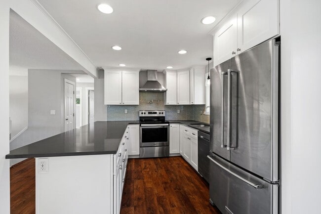 Building Photo - Gorgeous Four Bed-Two Bath Home
