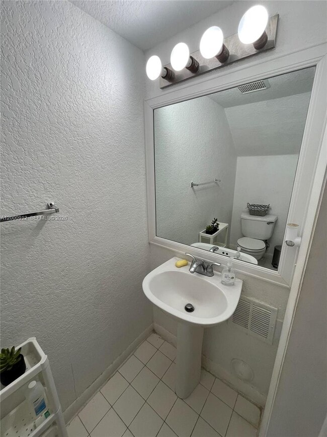 Building Photo - 171 Riviera Cir