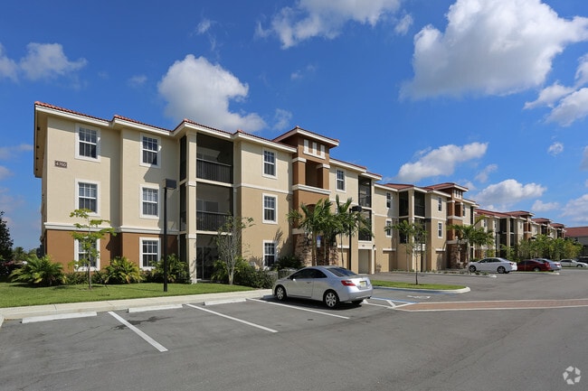 Building Photo - xCasa Brera at Toscana Isles