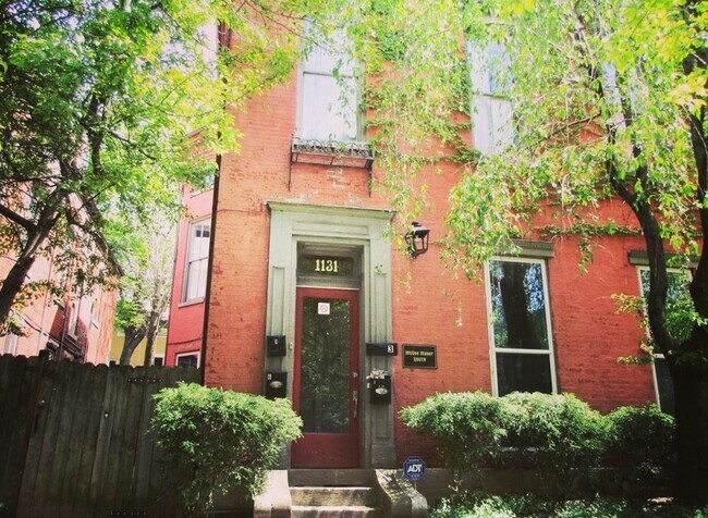 Building Photo - 1131 S Brook St